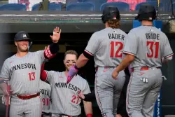 Twins win fourth straight as offense goes off against Guardians